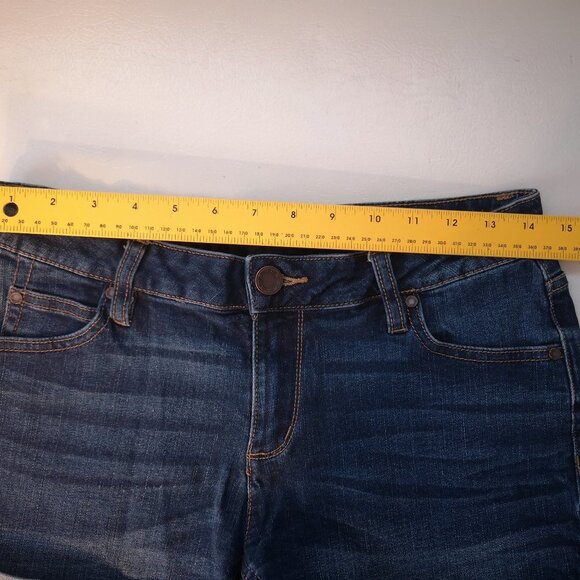 a.n.a. Ladies Medium Wash Zipper & Button Fly Jean Shorts - Picture 8 of 9